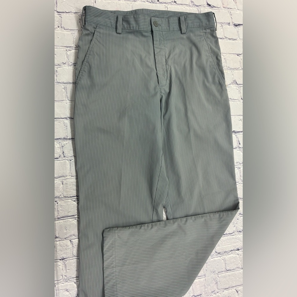 NIKE Golf men’s size 30x30 grey pants